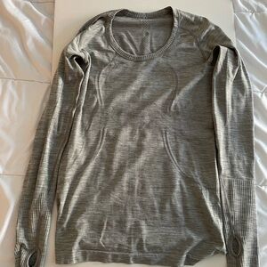 Lululemon Athletica Gray Long Sleeve Top